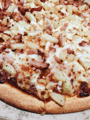 Hawaiian pizza